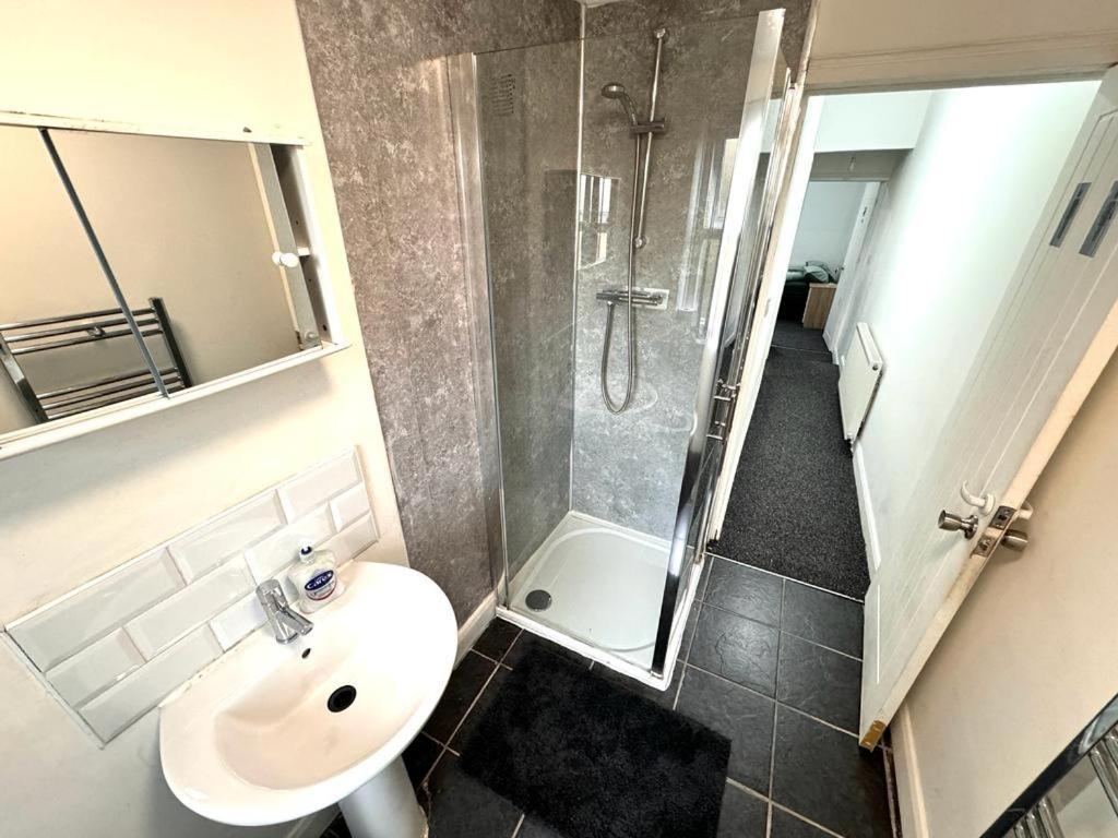 Three Rose Manor At Warwick Road Near Birmingham Airport Otel Dış mekan fotoğraf