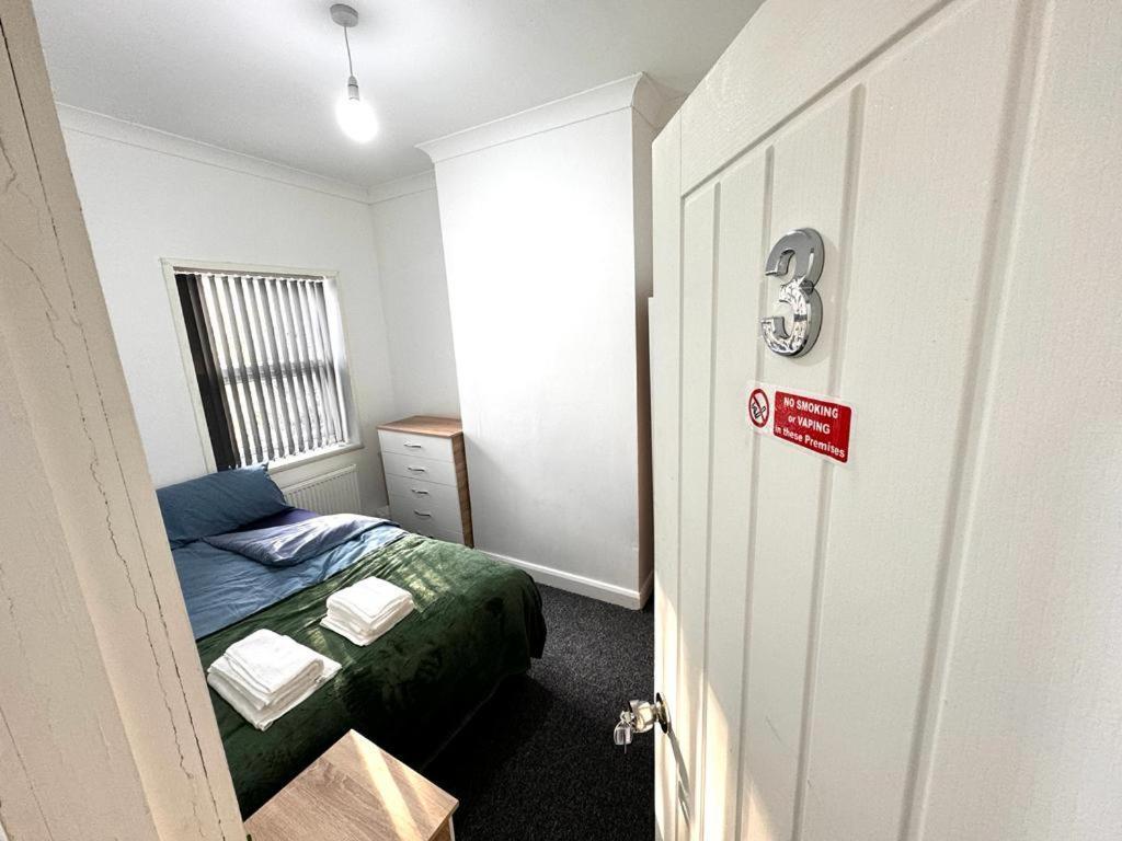 Three Rose Manor At Warwick Road Near Birmingham Airport Otel Dış mekan fotoğraf